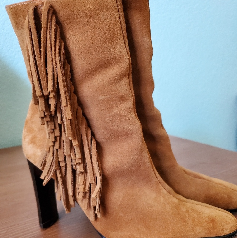 Predictions Leather collection fringed boots. 6